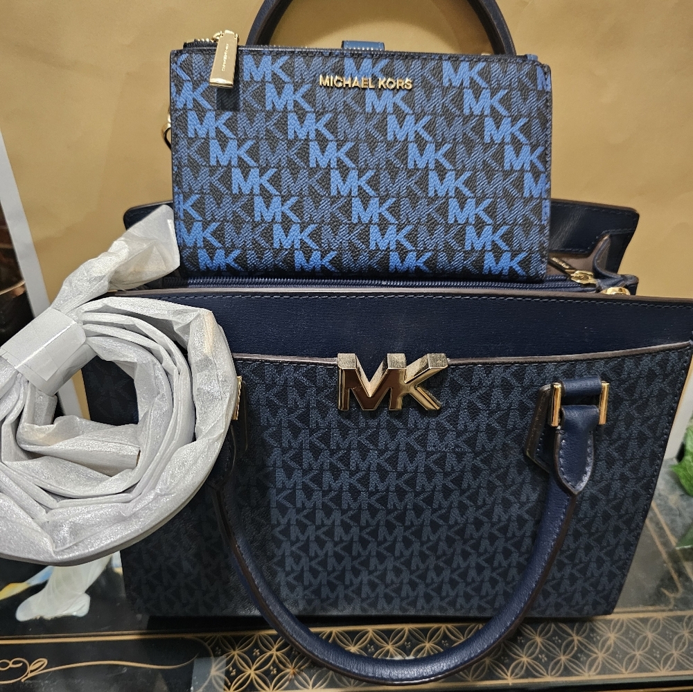 NWT Michael Kors Mott Large & Wallet Set - Picture 11 of 11